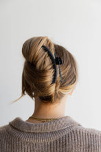 Load image into Gallery viewer, Matte Original Hold Everything Clip