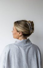 Load image into Gallery viewer, Shiny Hold Everything Clip