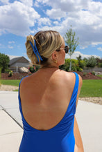 Load image into Gallery viewer, Matte Original Hold Everything Clip