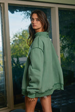 Load image into Gallery viewer, Dilly Dally Pullover In Green