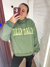 Load image into Gallery viewer, Dilly Dally Pullover In Green