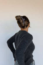 Load image into Gallery viewer, Shiny Hold Everything Clip