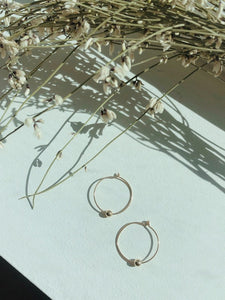 Los Angeles Jewelry Collection: Single Bead Midi Hoop
