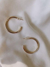 Load image into Gallery viewer, San Jose Hoops Collection: Midi Gold Tube Hoop