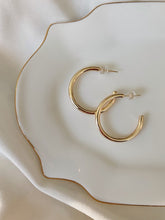 Load image into Gallery viewer, San Jose Hoops Collection: Midi Gold Tube Hoop