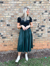Load image into Gallery viewer, Newark Pleated Faux Leather Skirt